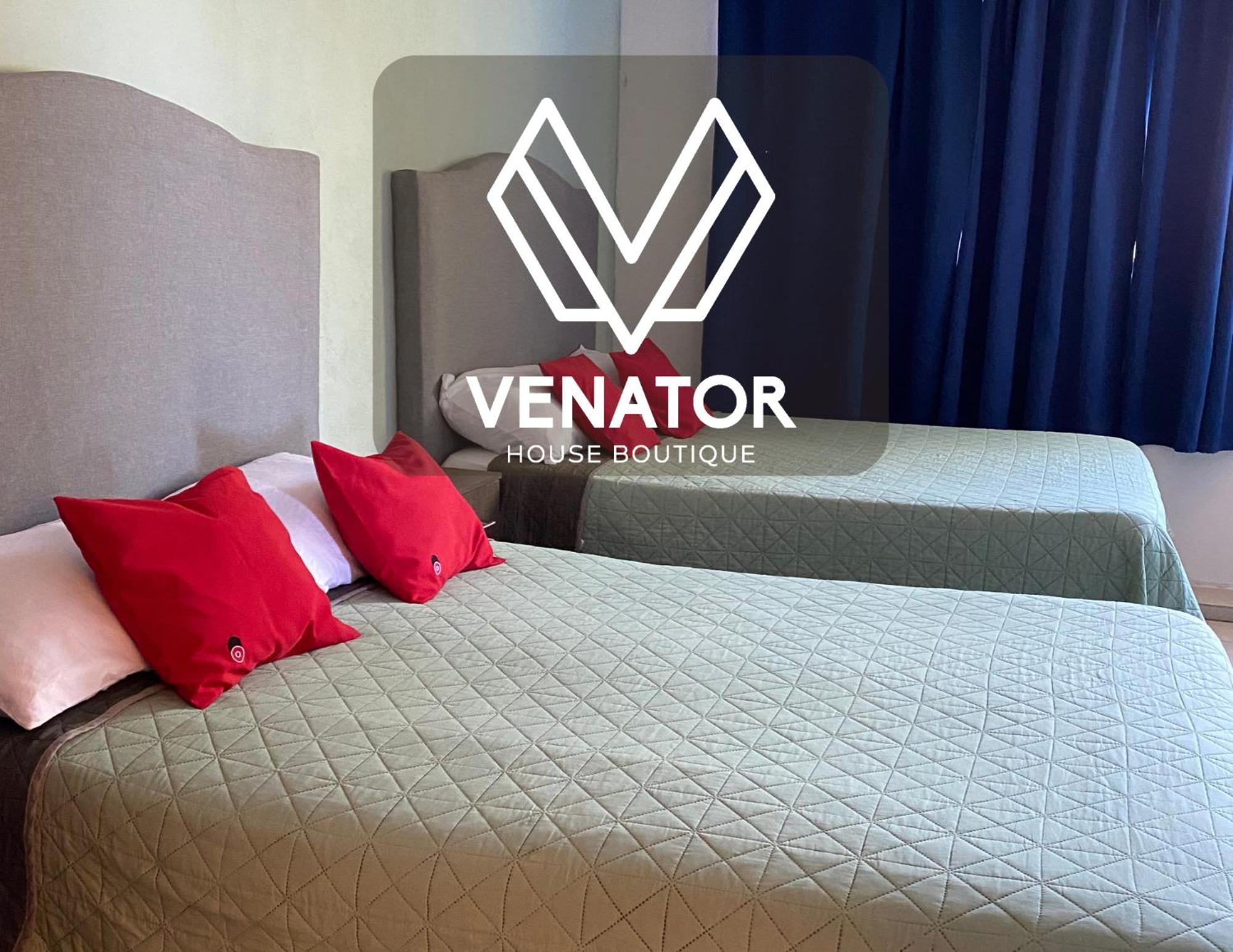 Aparthotel 4 VENATOR House Boutique à León de los Aldamas Extérieur photo